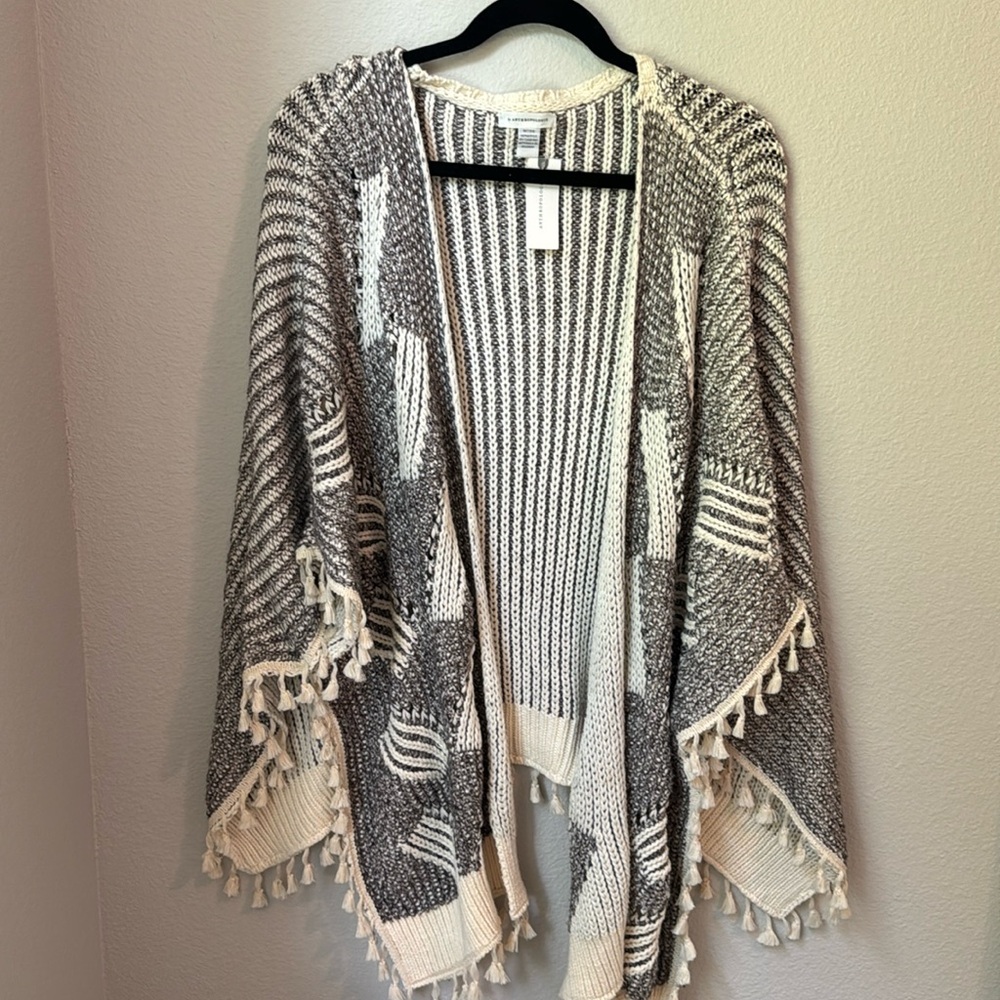 NWT Anthropologie Knit Poncho with Tassels